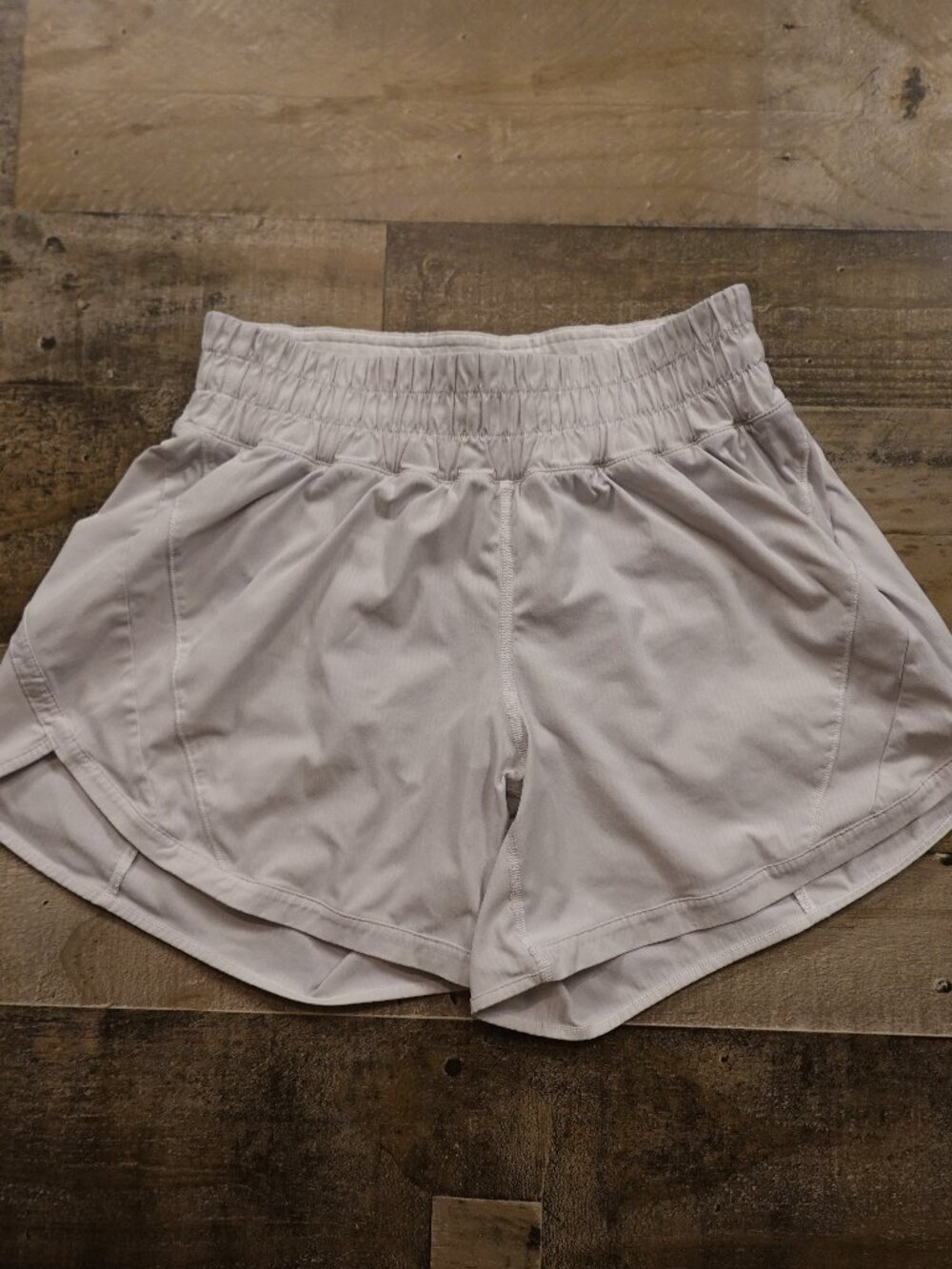 Lululemon Track That Short High-Rise Lined Women’s 6 White 5" Running
